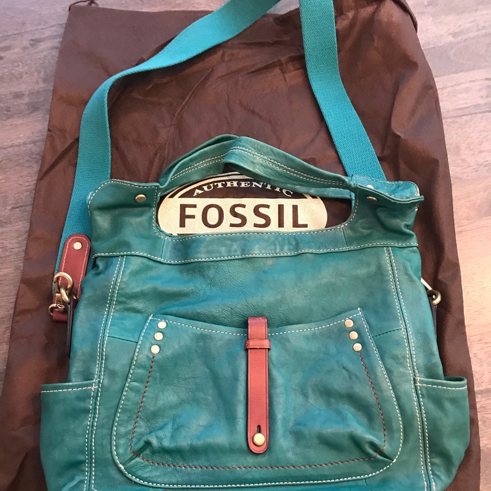 Fossil purse.